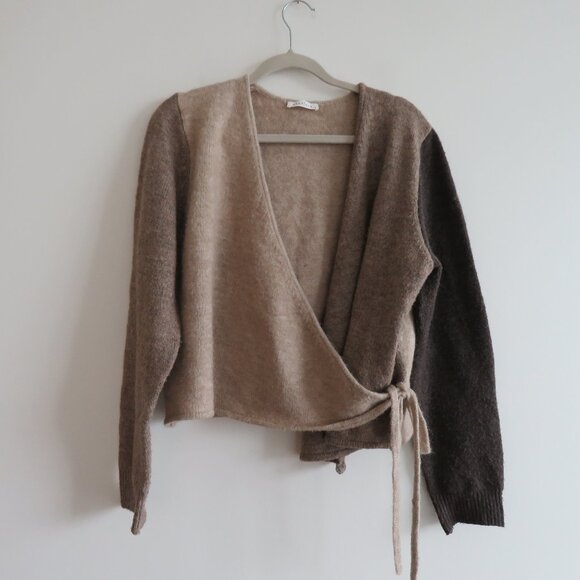 NEUFLORA Two Tone Lynnefield Wrap Sweater in Neutral Tan Quiet Luxury - Size M - Picture 3 of 15